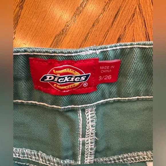 Dickies Women’s Junior Carpenter Shorts Ivy Green Size 3/26 Like New - Picture 4 of 6